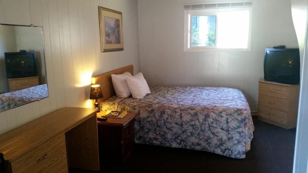 Holiday House Motel Penticton Eksteriør bilde
